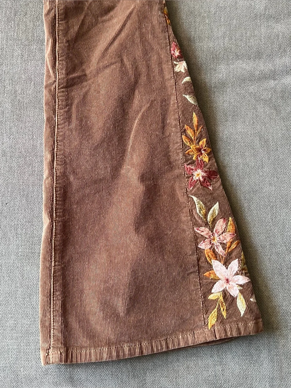 Driftwood Farrah Flare Embroidered Corduroy Jeans 26 x 34 - Picture 8 of 14